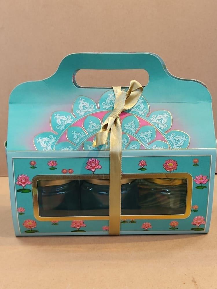 gift pack box - 18513728 - Zoom Image - 0