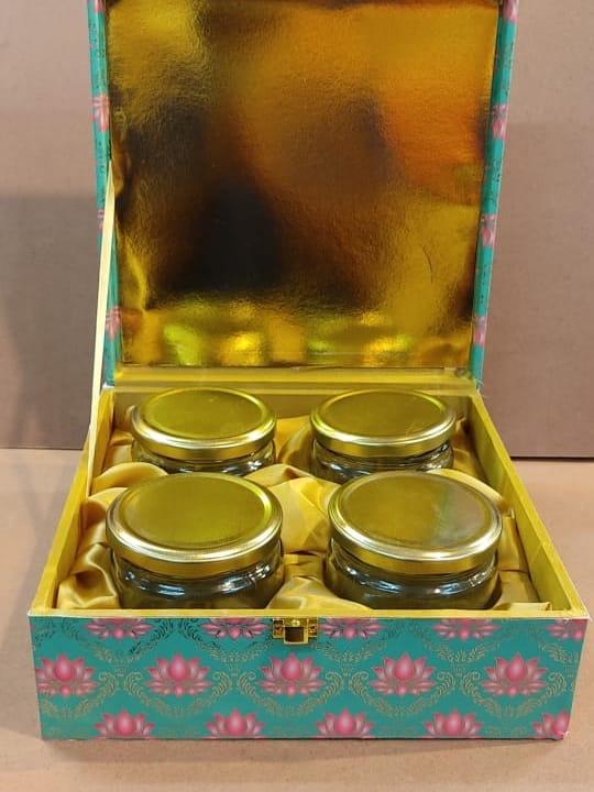 gift pack box - 18513730 - Zoom Image - 0