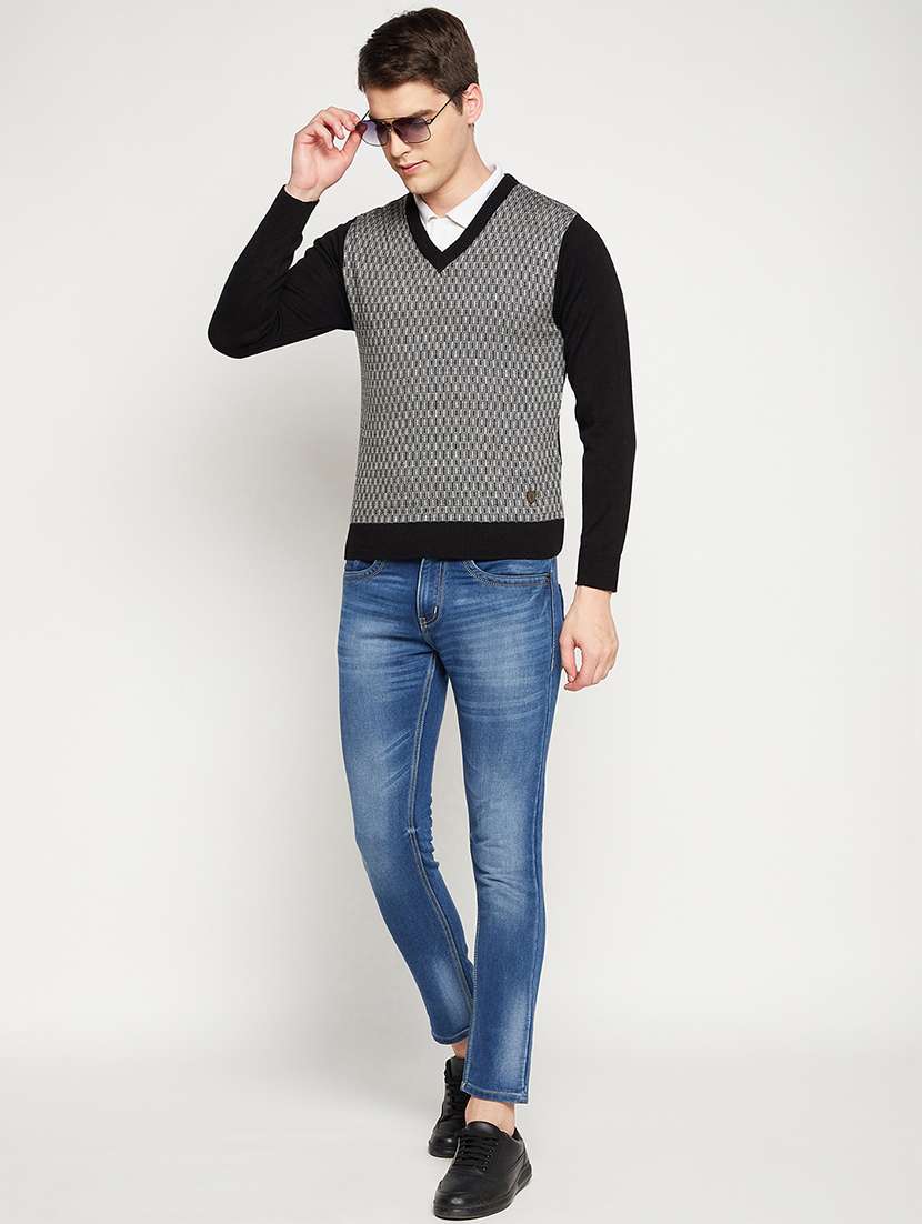 black geometric pullover - 18522563 -  Standard Image - 3