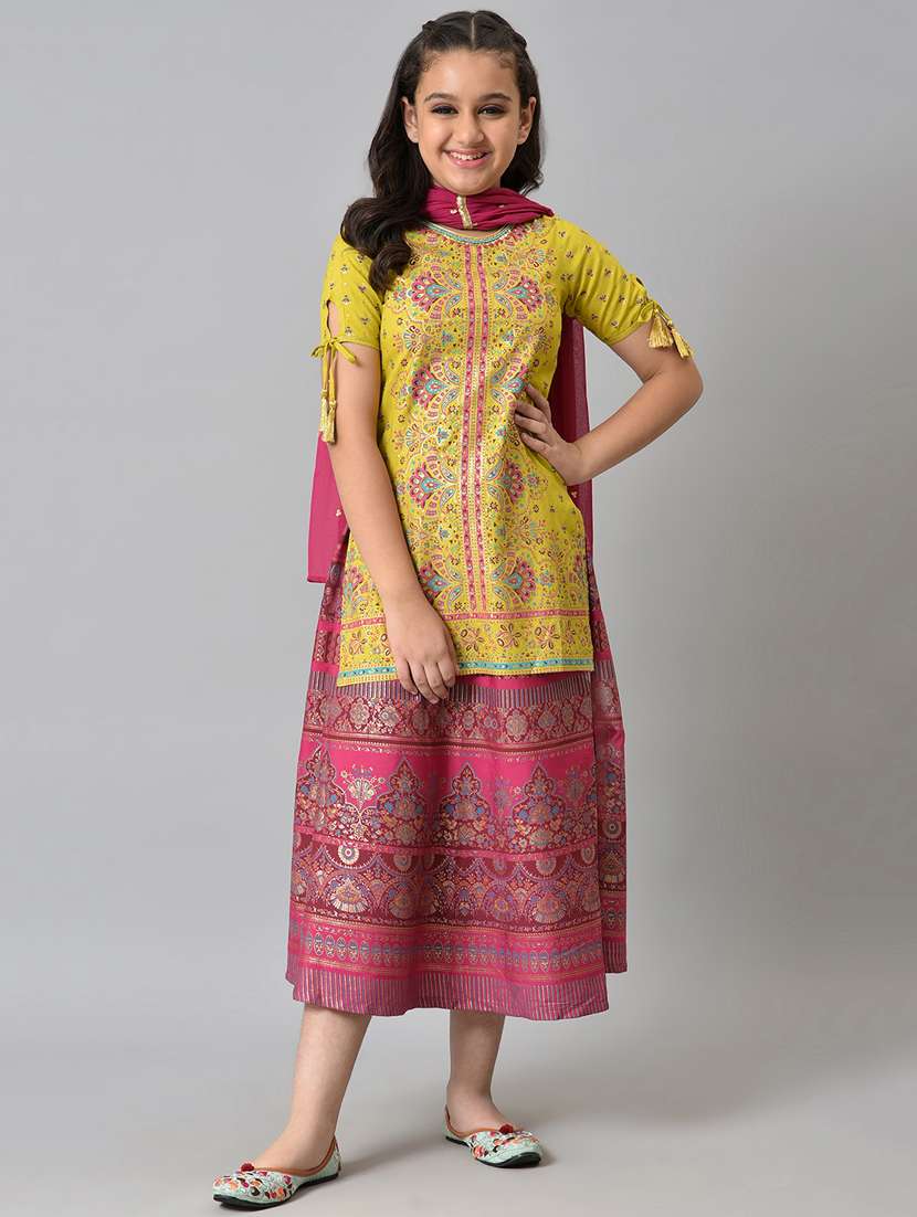 girls round neck printed kurta skirt with dupatta