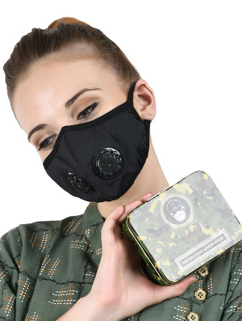 black nonwoven antipollution women mask - 18531647 -  Standard Image - 3
