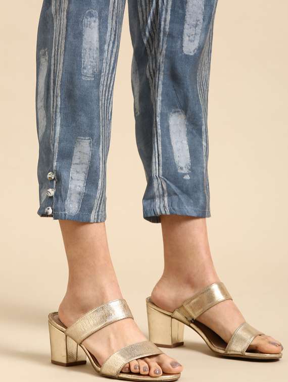 women three quarter sleeve kurta pant with dupatta set - 18532047 -  Standard Image - 5