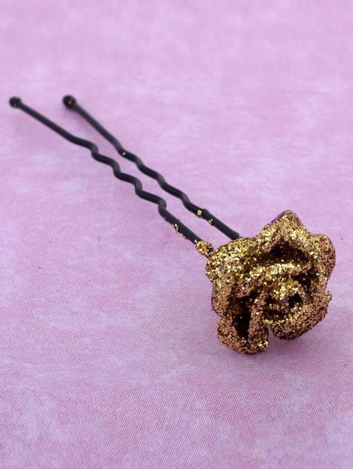hair pin  - 18535612 -  Standard Image - 0