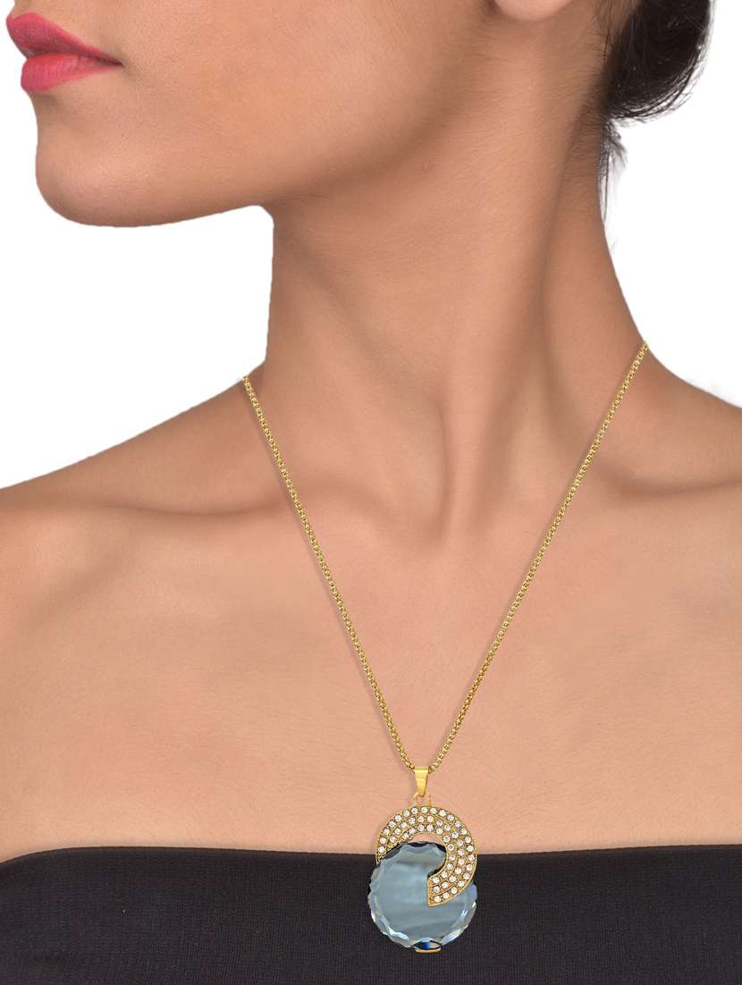 gold brass pendant - 18535767 -  Standard Image - 3