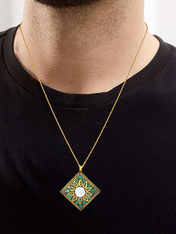 gold plated pendant - 18536049 -  Standard Image - 3