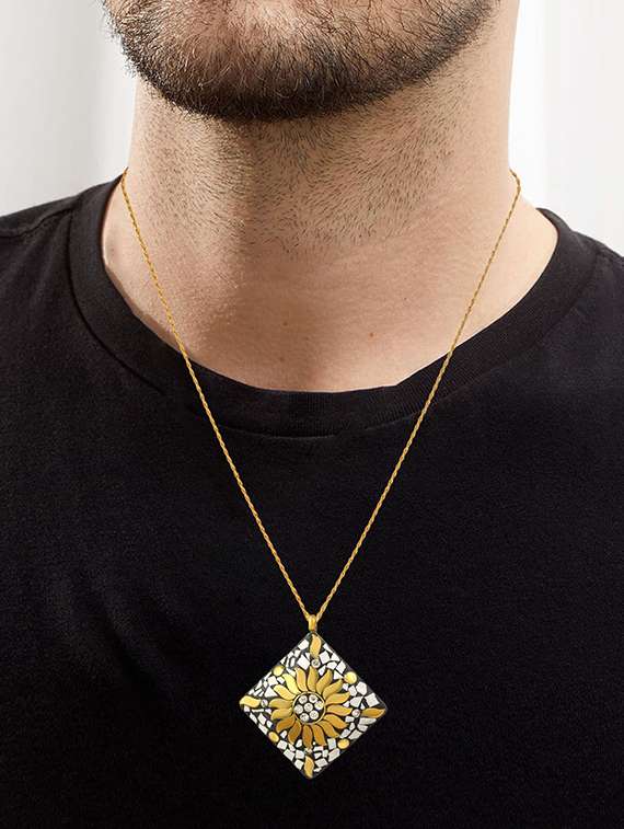 gold plated pendant set  - 18536396 -  Standard Image - 3