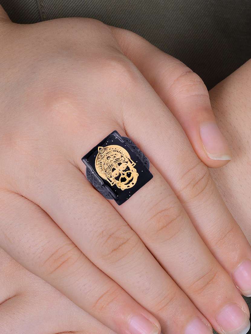 black brass finger  ring - 18536896 -  Standard Image - 3