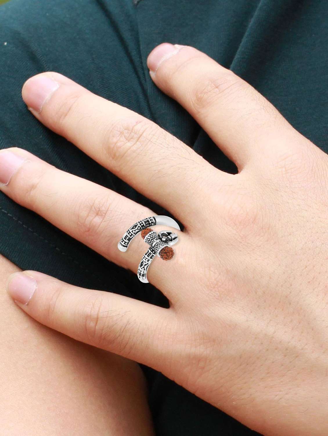 silver pleated ring - 18537103 -  Standard Image - 3