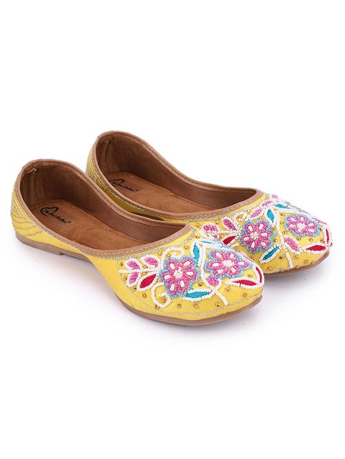 women embellished slip on mojaris - 18559755 -  Standard Image - 0