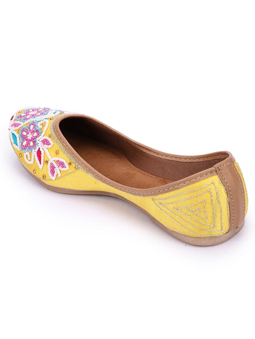 women embellished slip on mojaris - 18559755 - Standard Image - 3