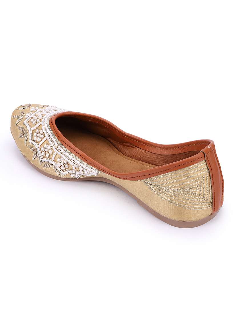 women embellished slip on mojaris - 18559807 - Standard Image - 3