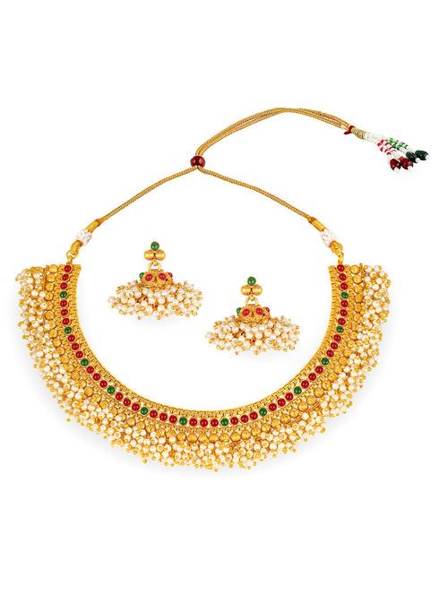 gold metal set - 18566717 -  Standard Image - 0