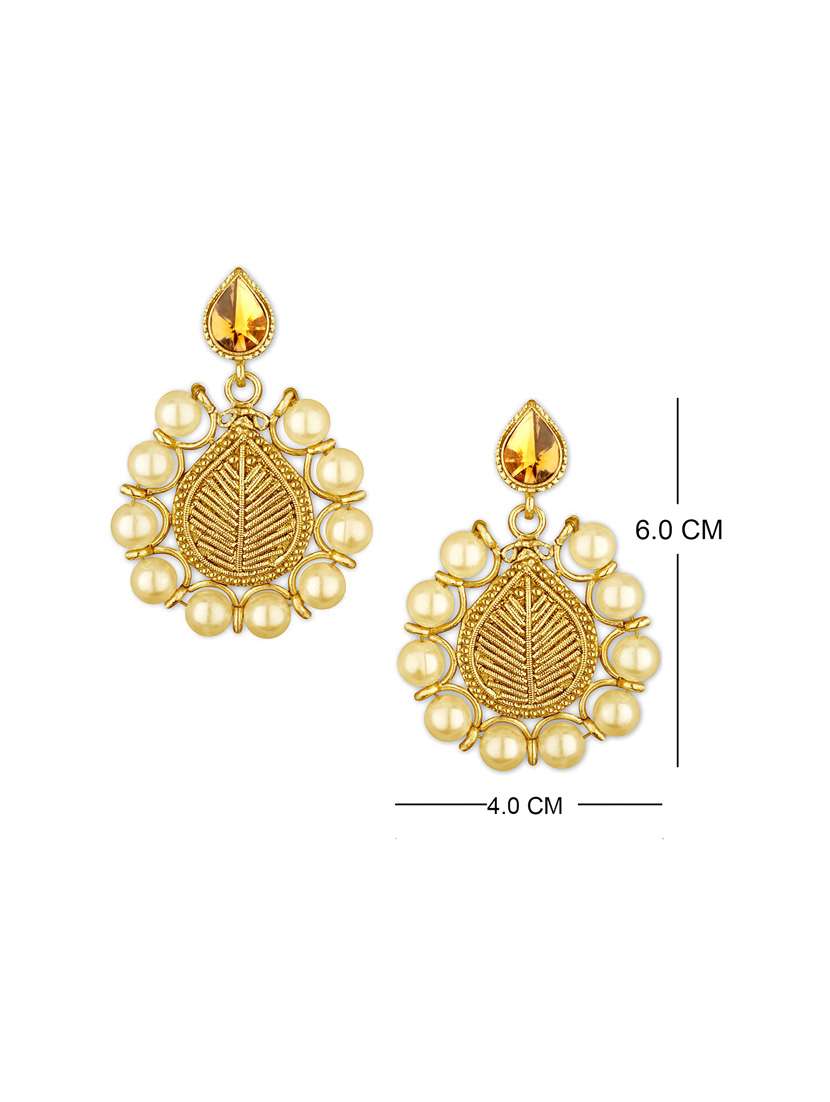 gold plated earring maang tikka set - 18566794 -  Standard Image - 3