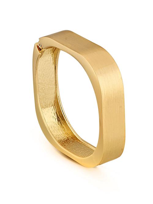 gold plated bracelet - 18566989 -  Standard Image - 0