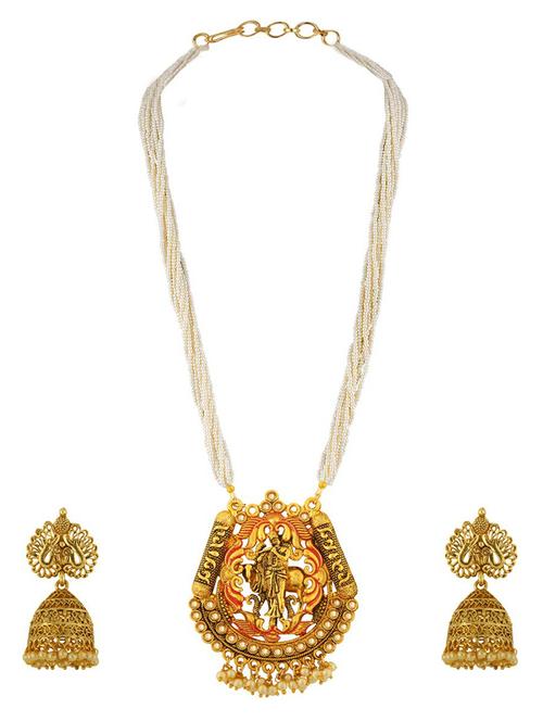 gold metal set - 18567519 - Standard Image - 0