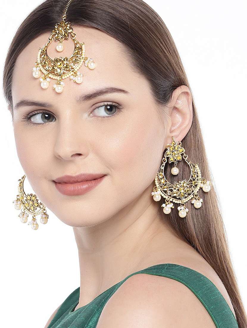 gold plated 1 maangtikka, 2 earring set - 18567632 - Standard Image - 5