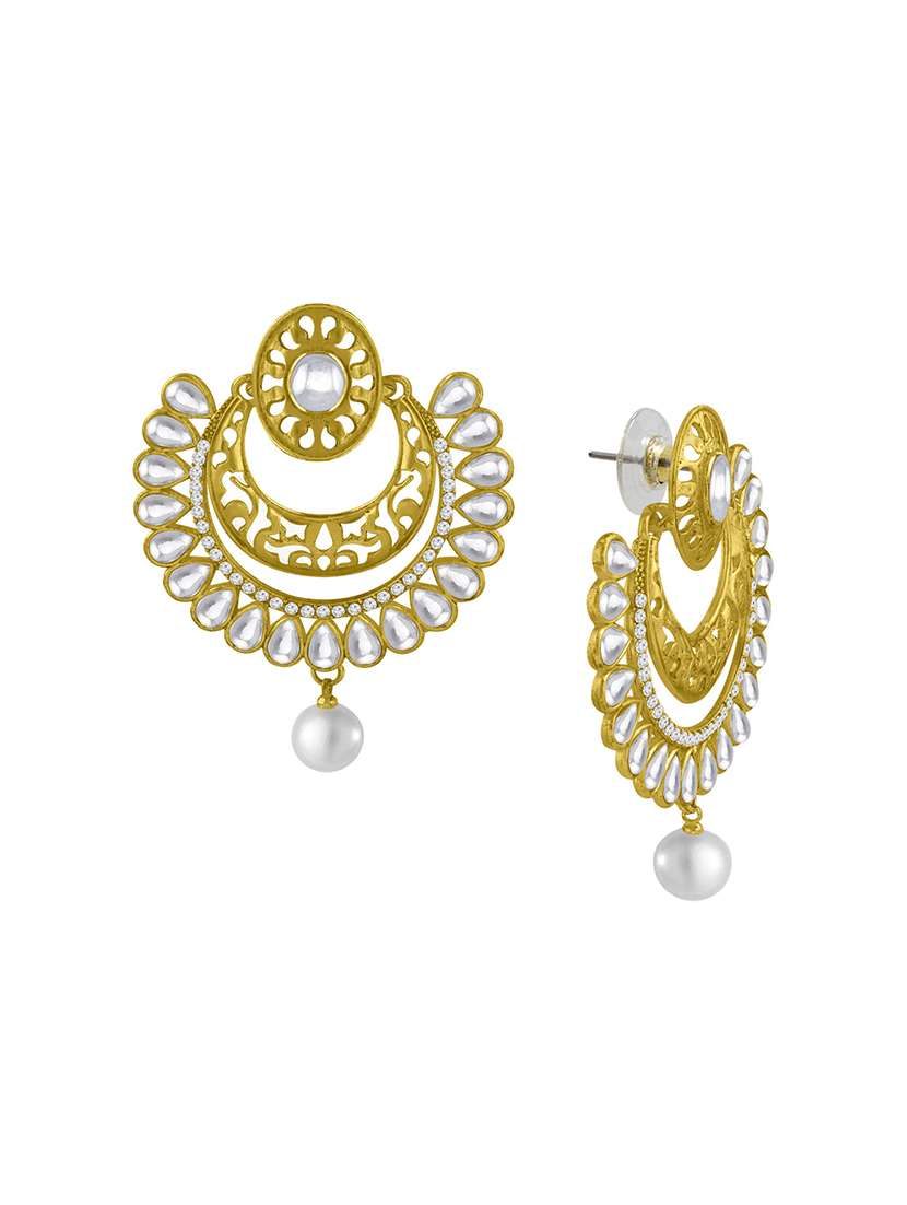 gold plated 1 maangtikka, 2 earring set  - 18567636 -  Standard Image - 3