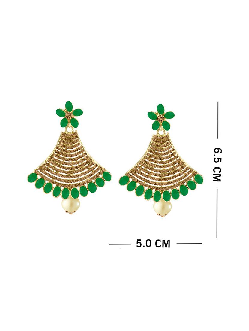 gold plated 1 maangtikka, 2 earring set - 18567643 - Standard Image - 3