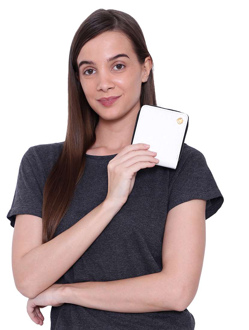 white textured wallet - 18570828 -  Standard Image - 3