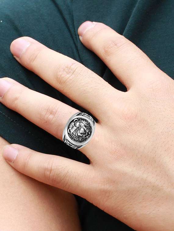 silver brass finger ring  - 18573621 -  Standard Image - 3