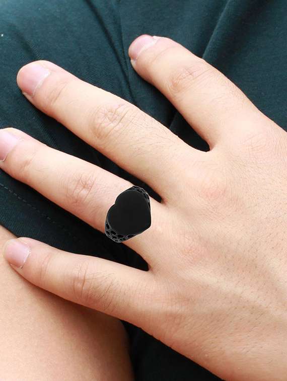 unisex finger ring  - 18573672 -  Standard Image - 3
