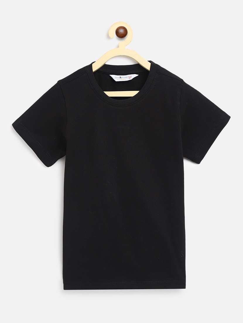 solid black round neck t-shirt