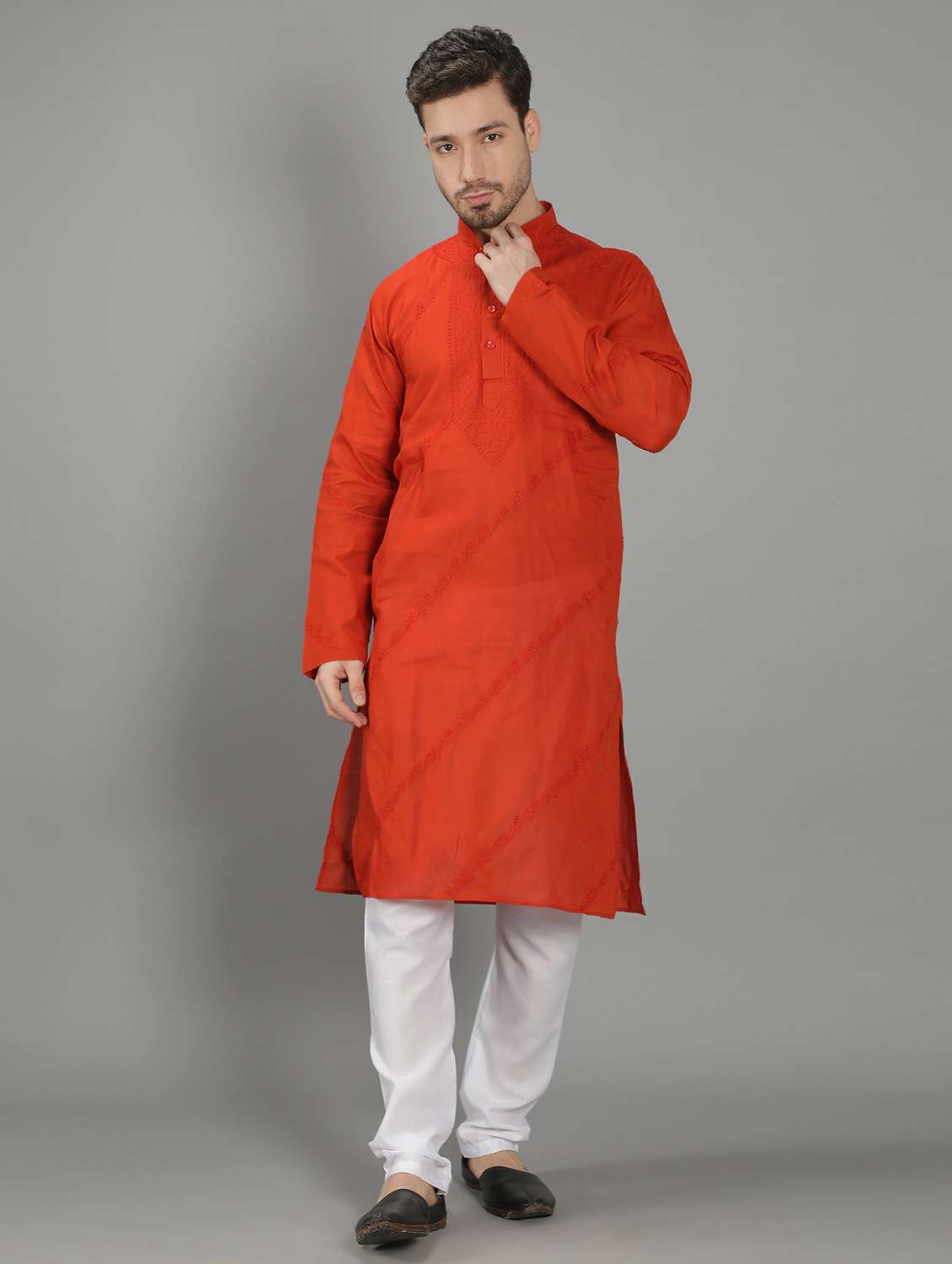 men embroidered long sleeve chikankari kurta
