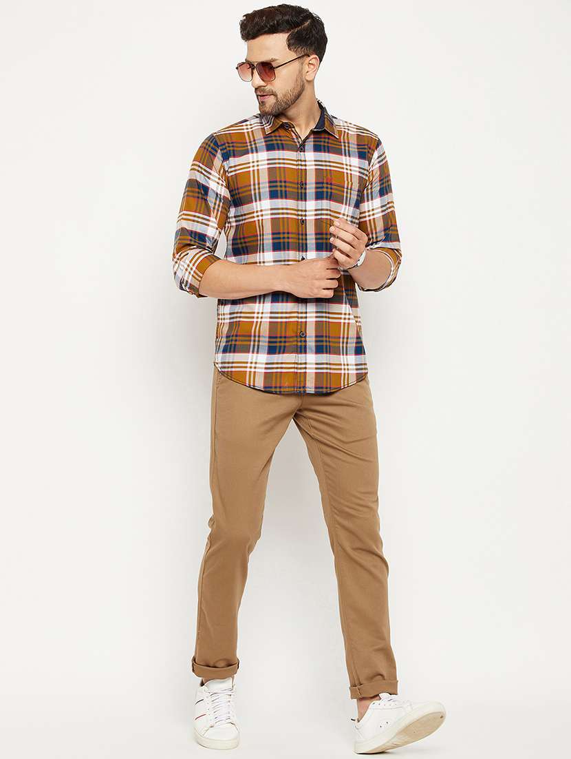 checkered  - 18614488 -  Standard Image - 3