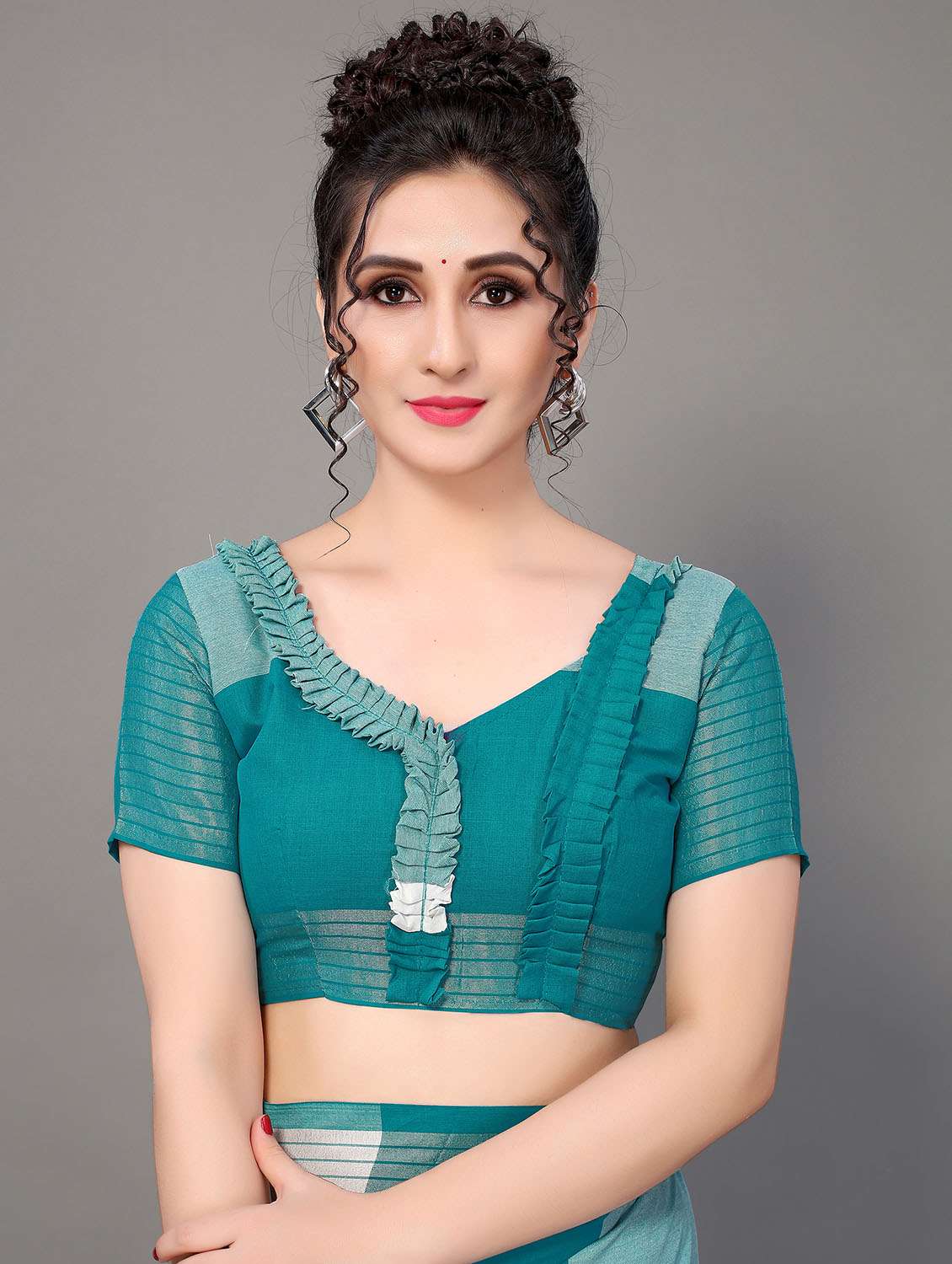 checkered handloom saree with blouse - 18627136 -  Standard Image - 3