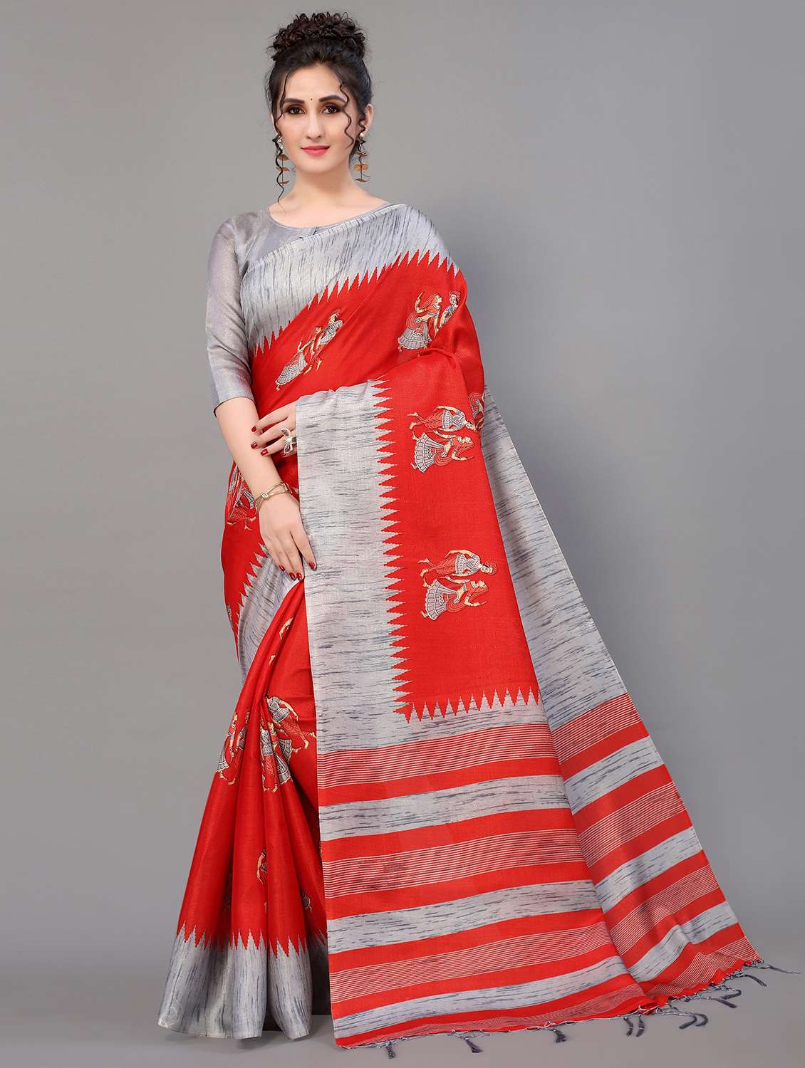 women's self design red colored saree with blouse - 18627174 - Zoom Image - 0