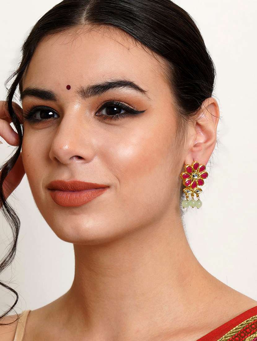 set of 4 gold plated earring - 18633048 -  Standard Image - 3