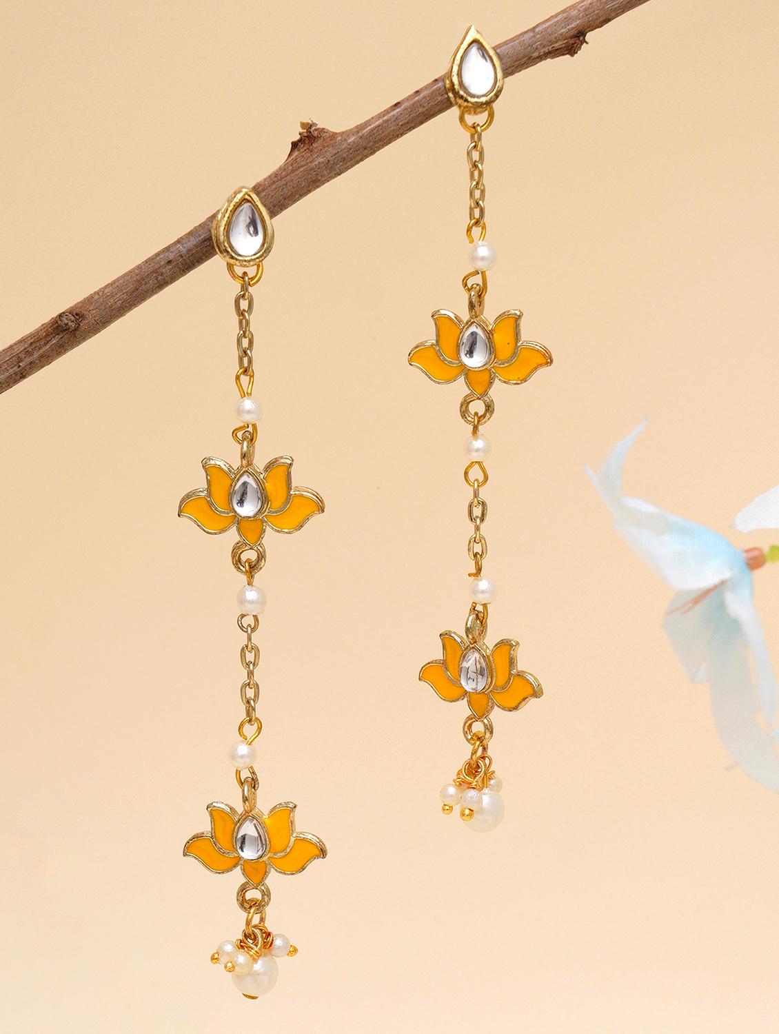yellow metal earring - 18633258 - Zoom Image - 0