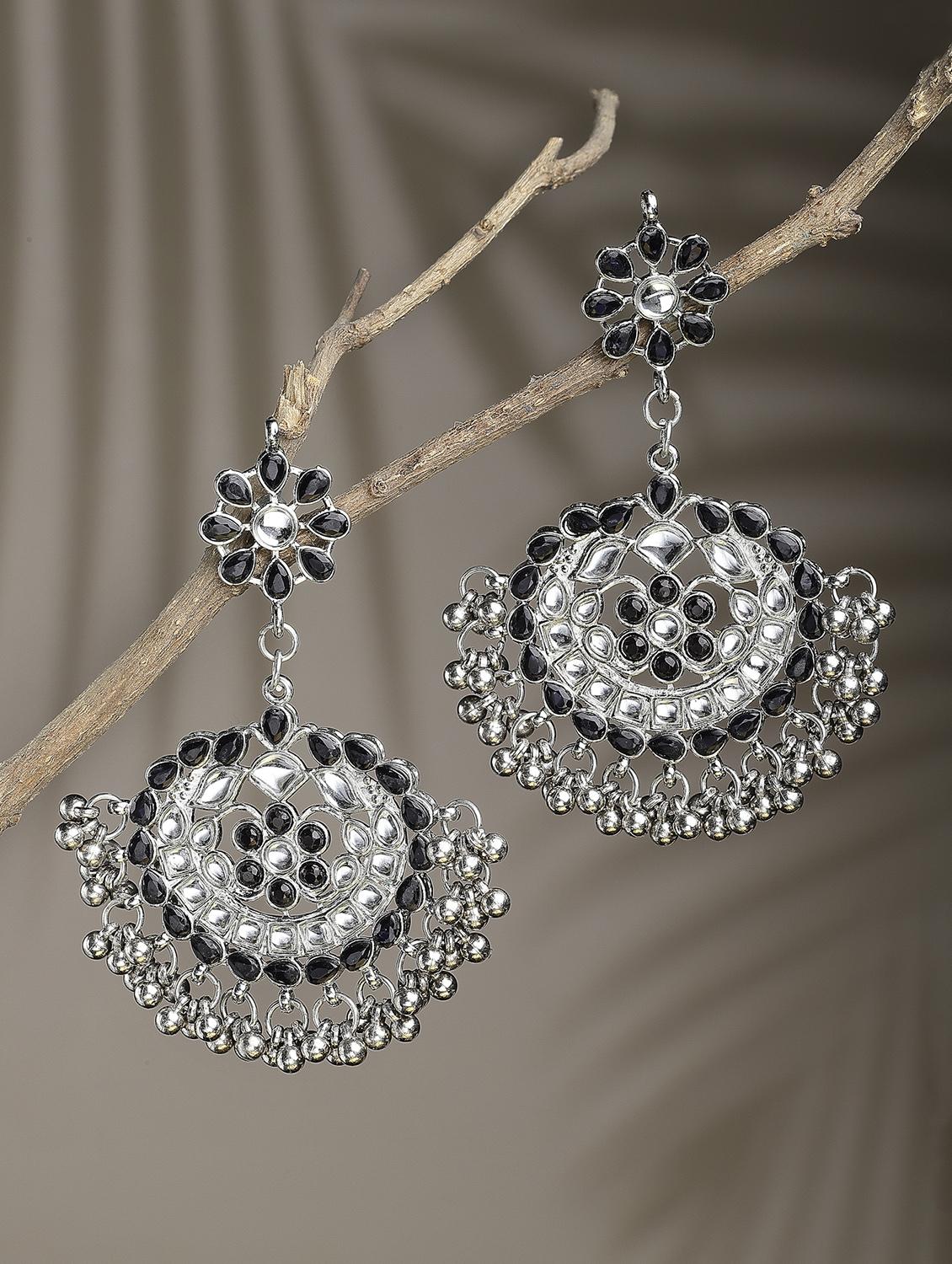 black metal earring - 18633272 - Zoom Image - 0