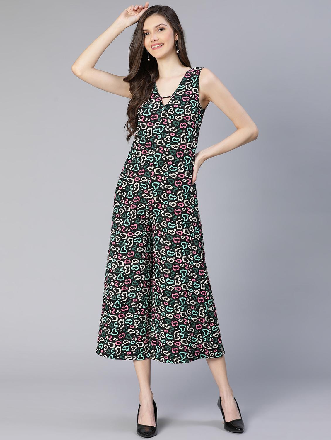 v-neck printed 3/4 jumpsuit - 18634460 - Standard Image - 3