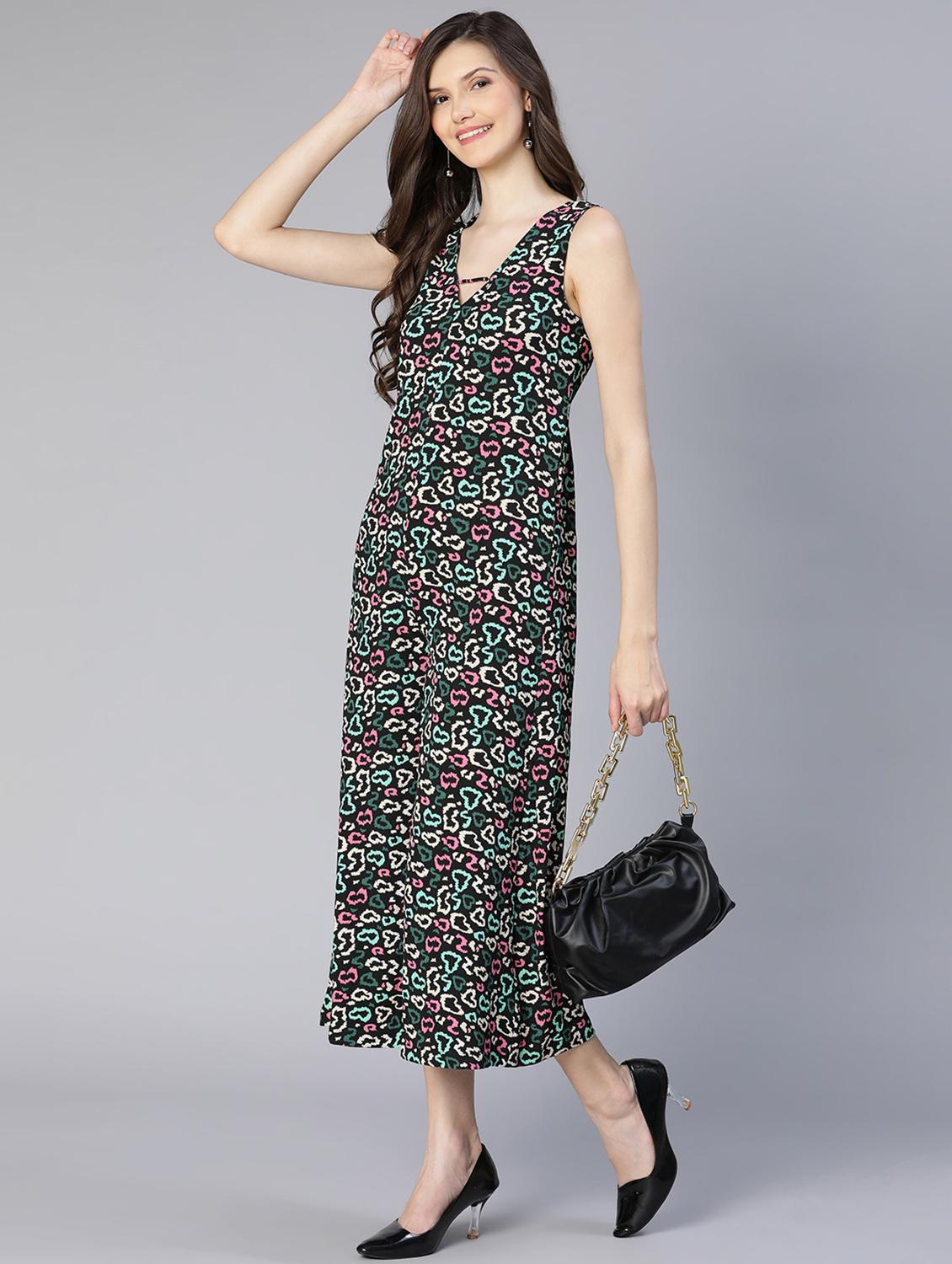 v-neck printed 3/4 jumpsuit - 18634460 - Standard Image - 5