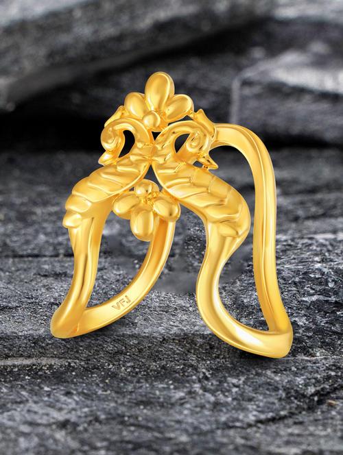 gold plated finger ring - 18634619 -  Standard Image - 0