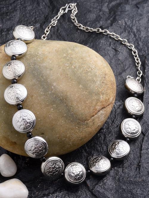 oxidised silver plated maatha patti - 18635746 - Standard Image - 0