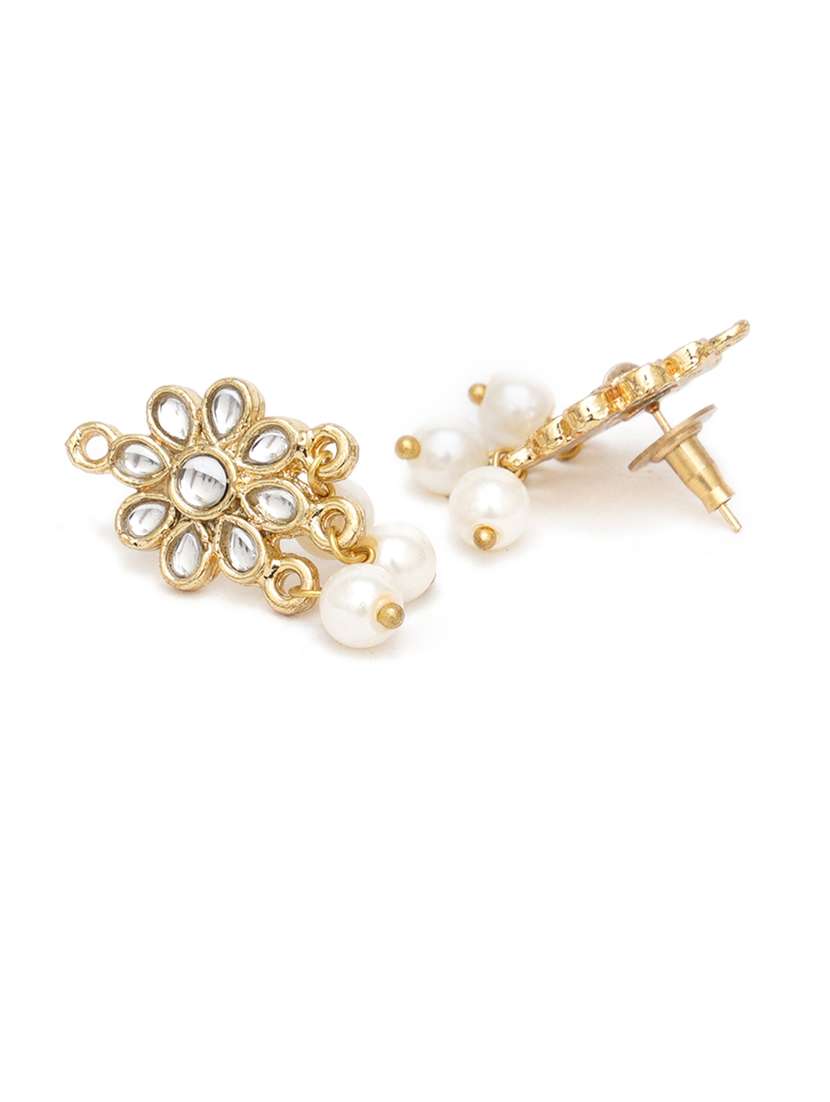 white metal necklaces - 18635959 - Standard Image - 3