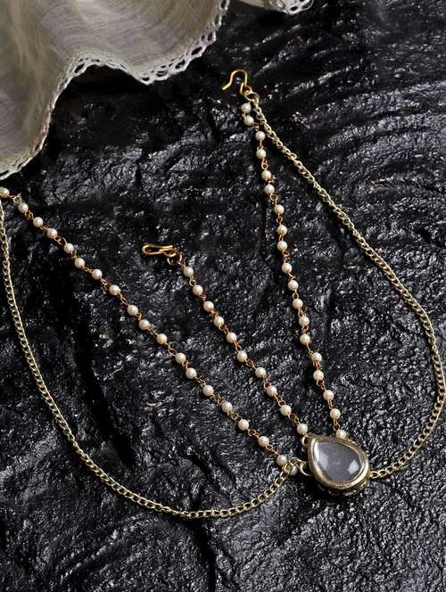 gold metal maang teekas & passa - 18636116 -  Standard Image - 0