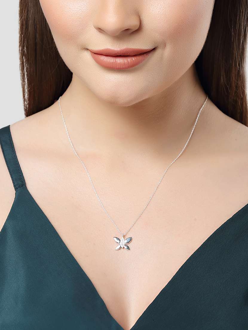 silver metal pendant - 18636154 - Standard Image - 5