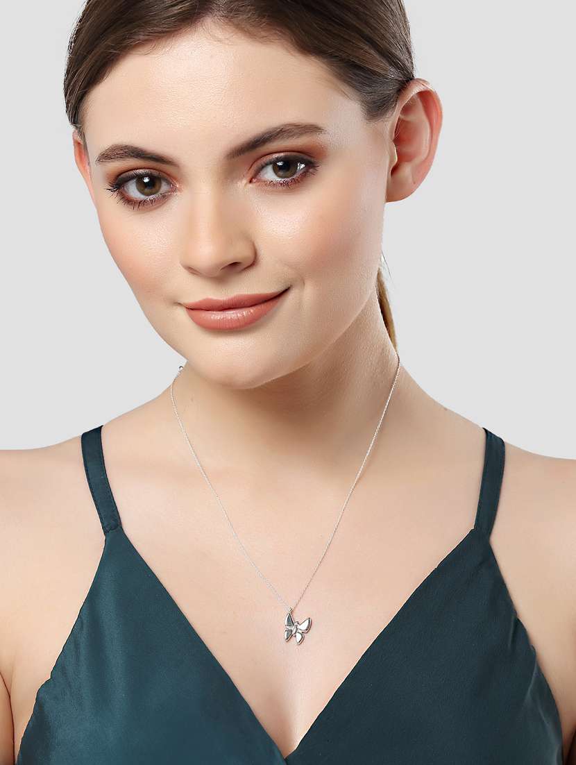 silver metal pendant - 18636157 -  Standard Image - 5