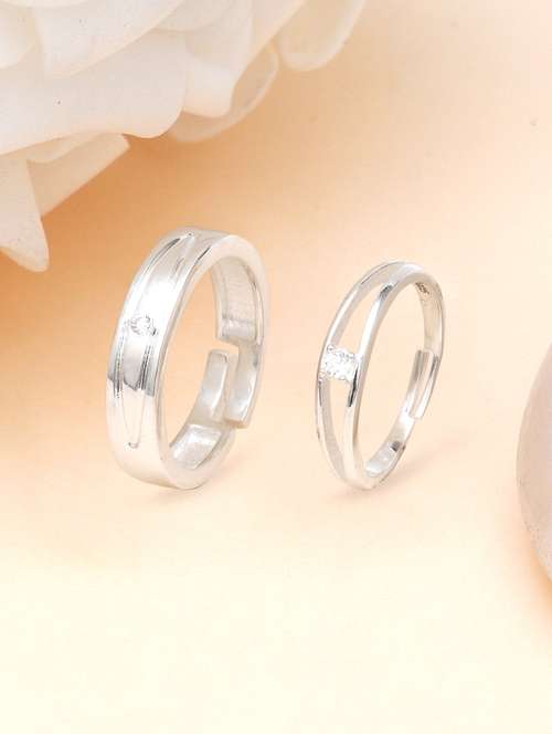 silver metal finger ring - 18636186 - Standard Image - 0