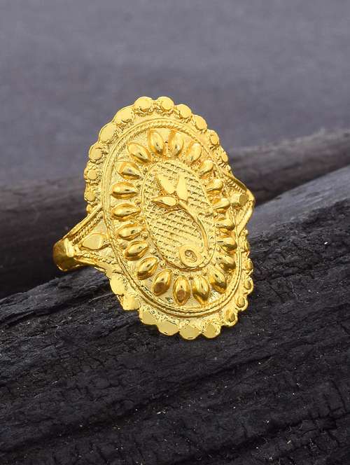gold brass finger  ring - 18637679 -  Standard Image - 0
