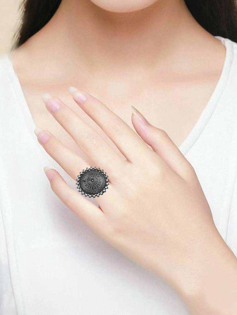 black brass finger ring - 18637701 - Standard Image - 3