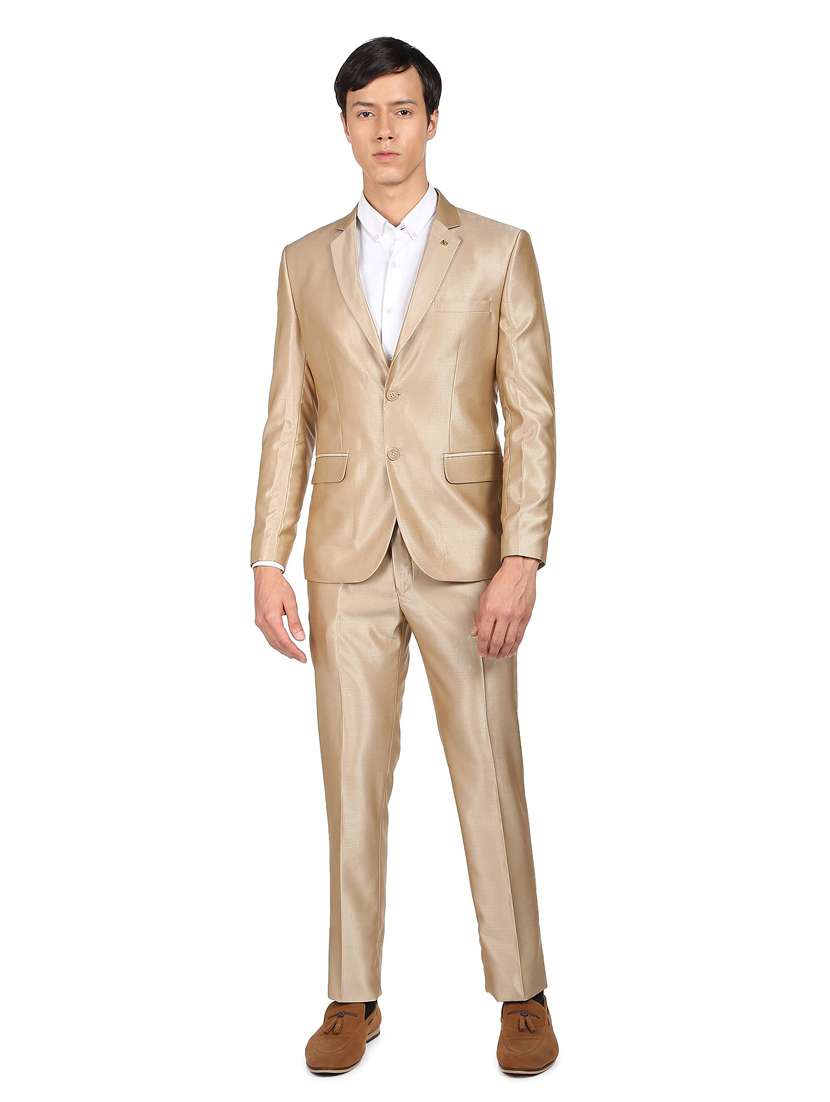 notched lapel collar single breasted suit