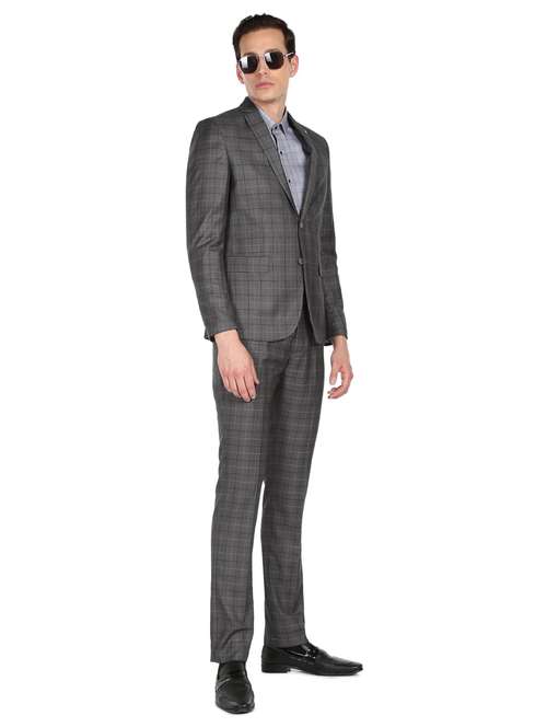 notched lapel collar single breasted suit - 18646177 -  Standard Image - 0