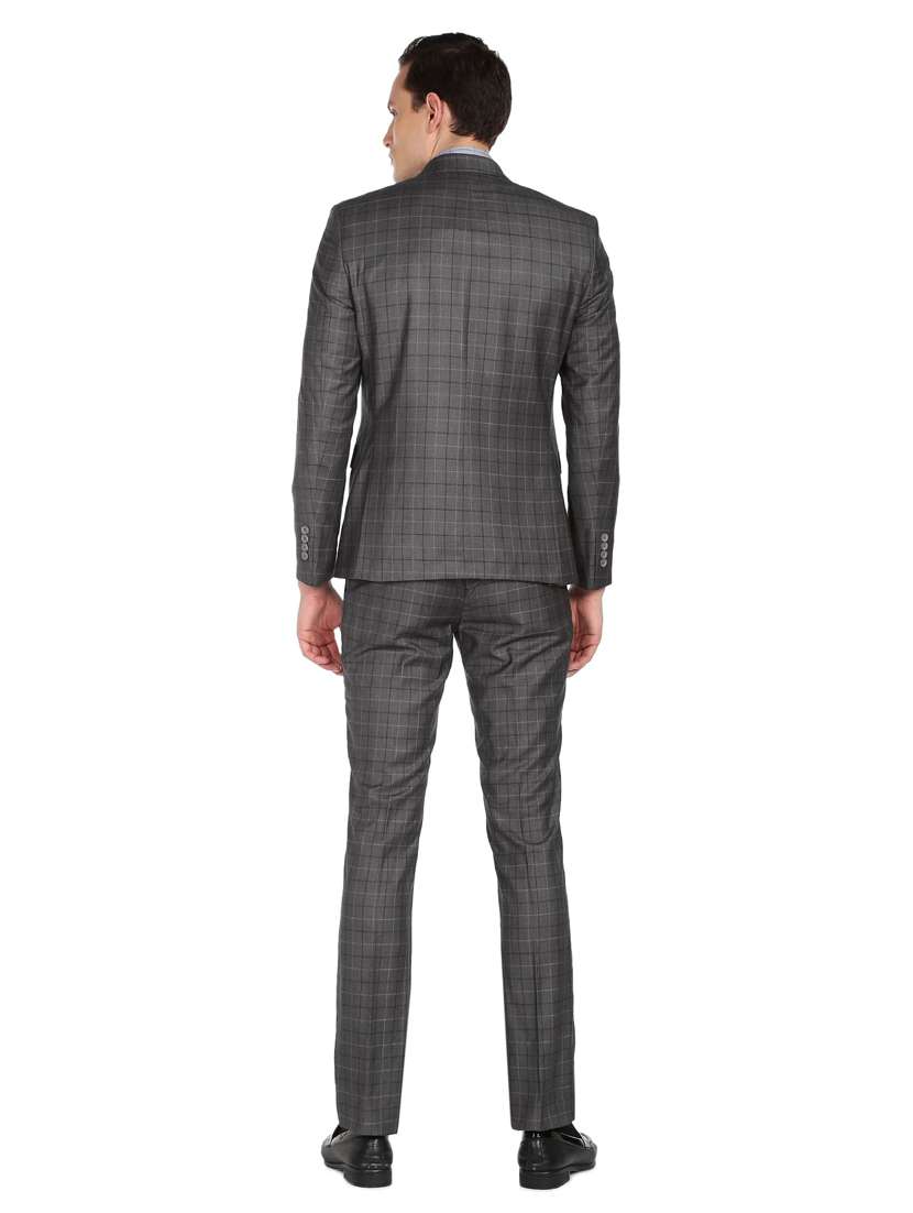 notched lapel collar single breasted suit - 18646177 -  Standard Image - 3