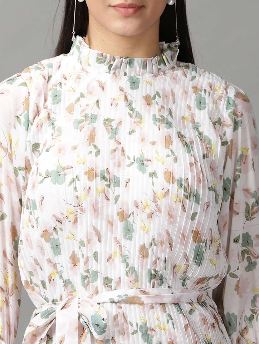 women's  floral dress - 18658908 -  Standard Image - 5