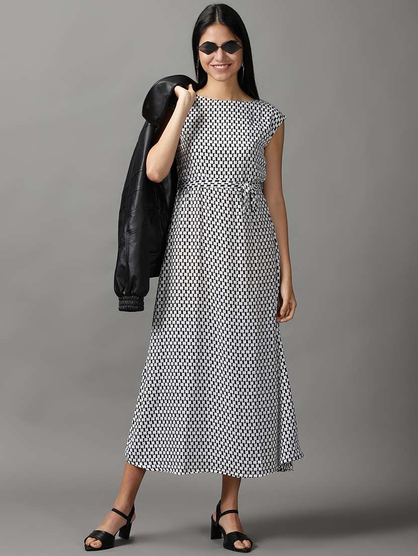 women's  floral dress - 18659032 -  Standard Image - 3