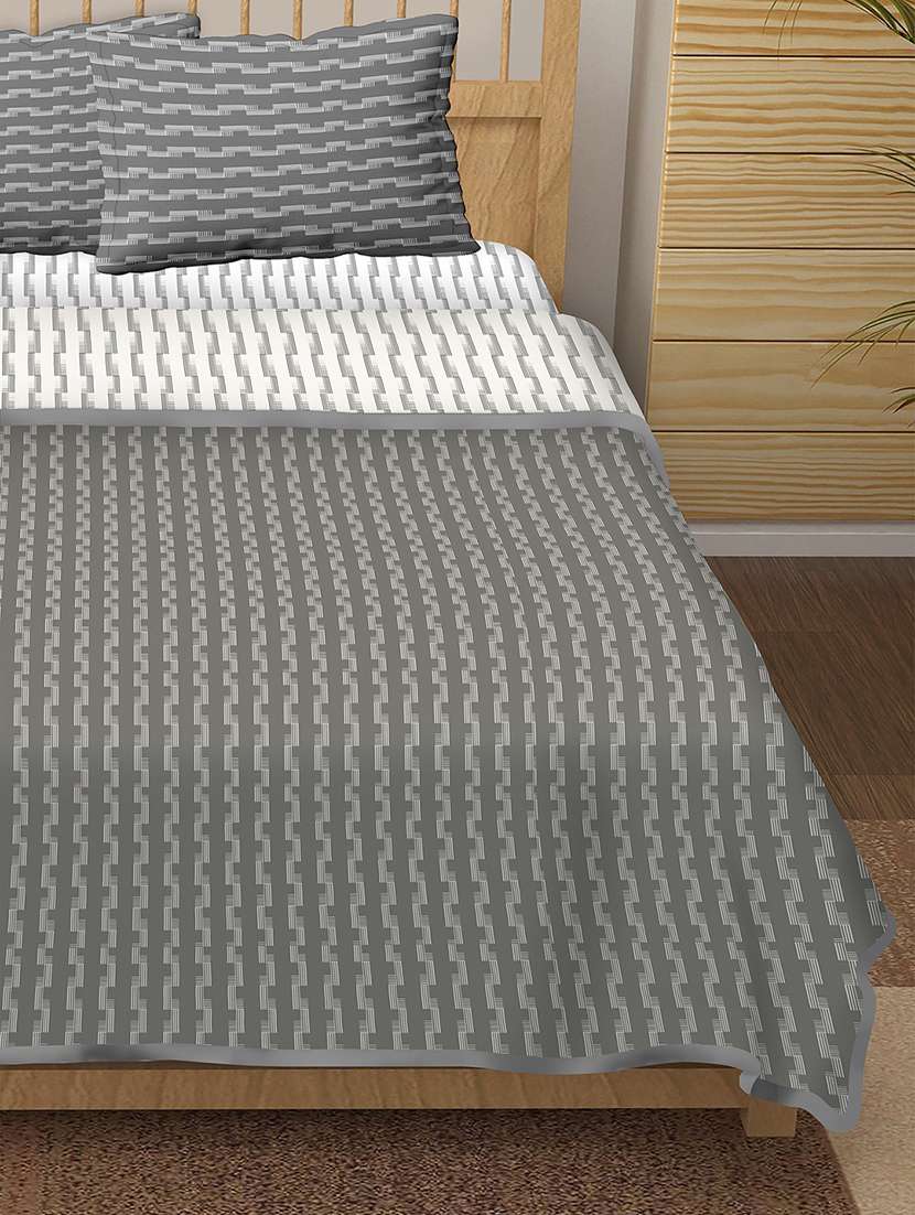 belmond 4 pc bedding set(1 bedsheet with 2 pillow covers & 1 dohar) king size cotton white colour - 18701721 -  Standard Image - 3